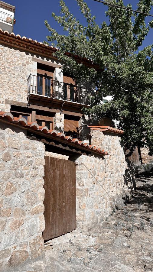 La Casa De La Acacia Apartamento Olba Exterior foto